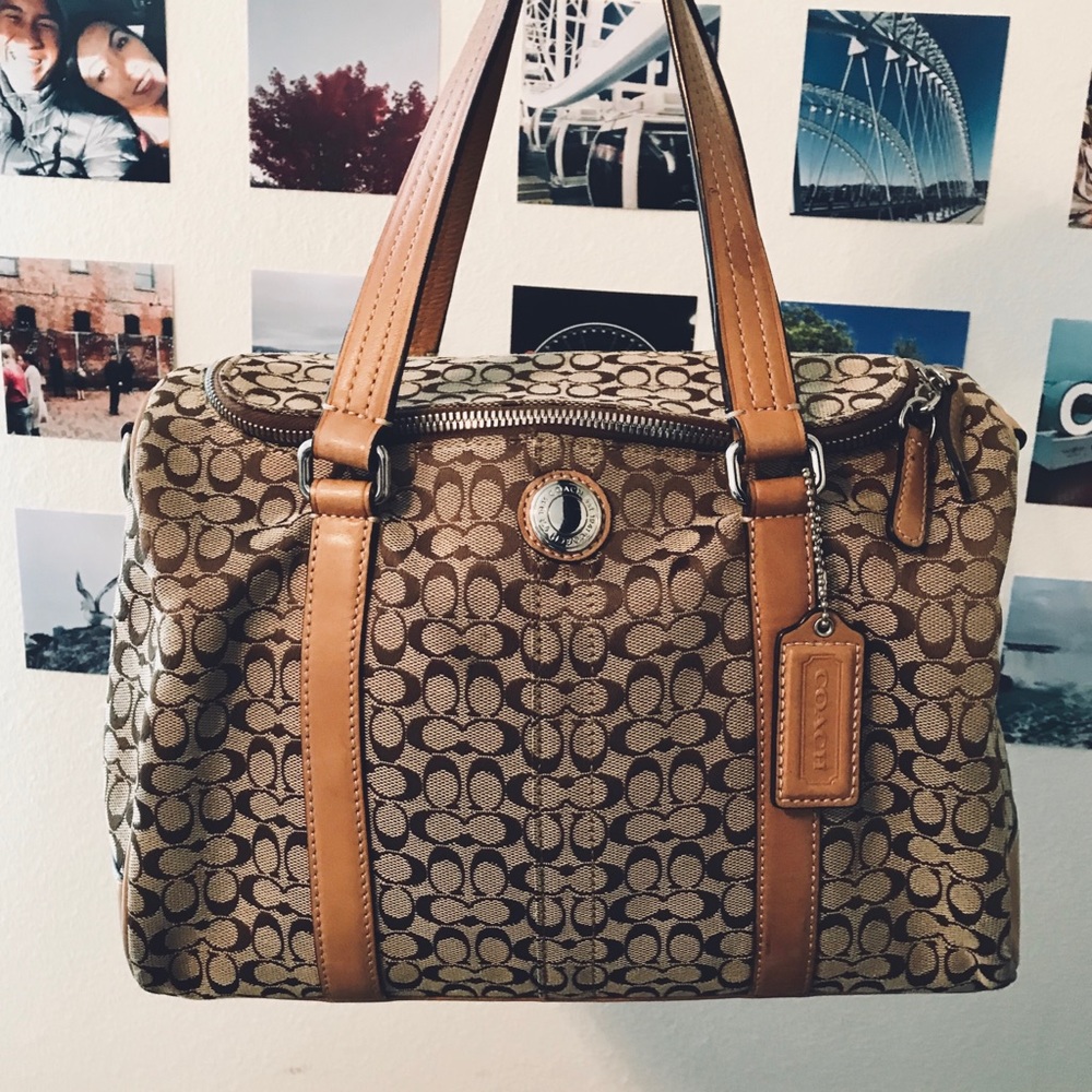 Coach 2-way Handbag 👜